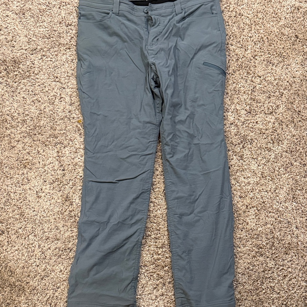 Eddie Bauer Men's Slate Cargo Pants